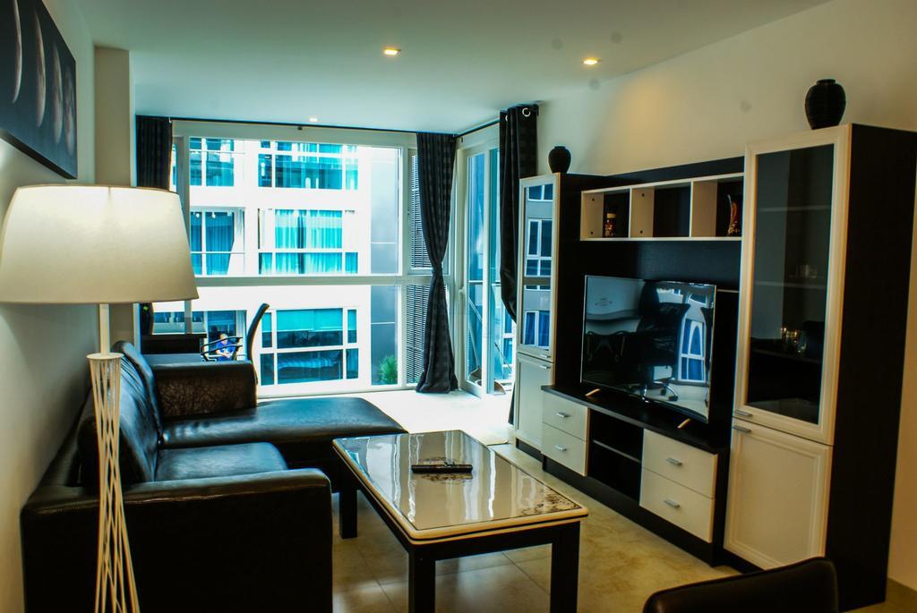 Avenue Residence & Suites Pattaya Central Bagian luar foto